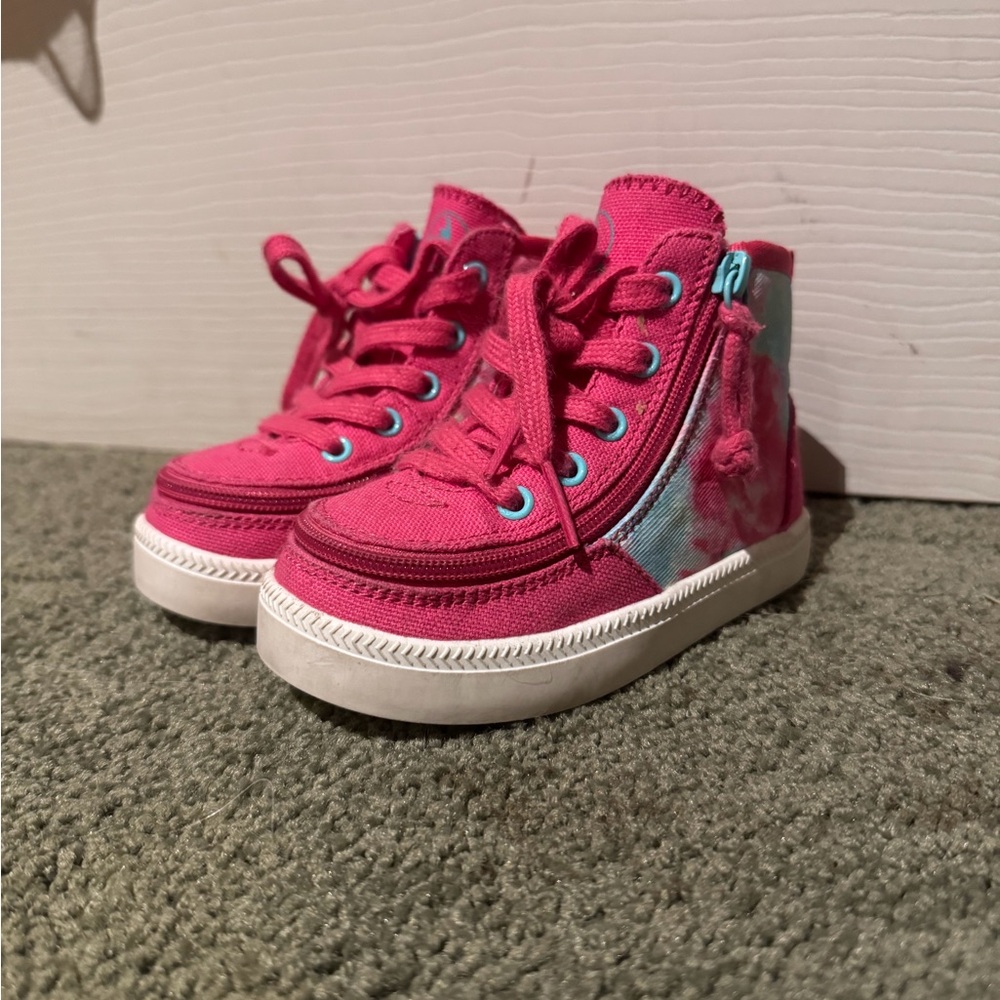 EUC Billy Footwear Sneakers